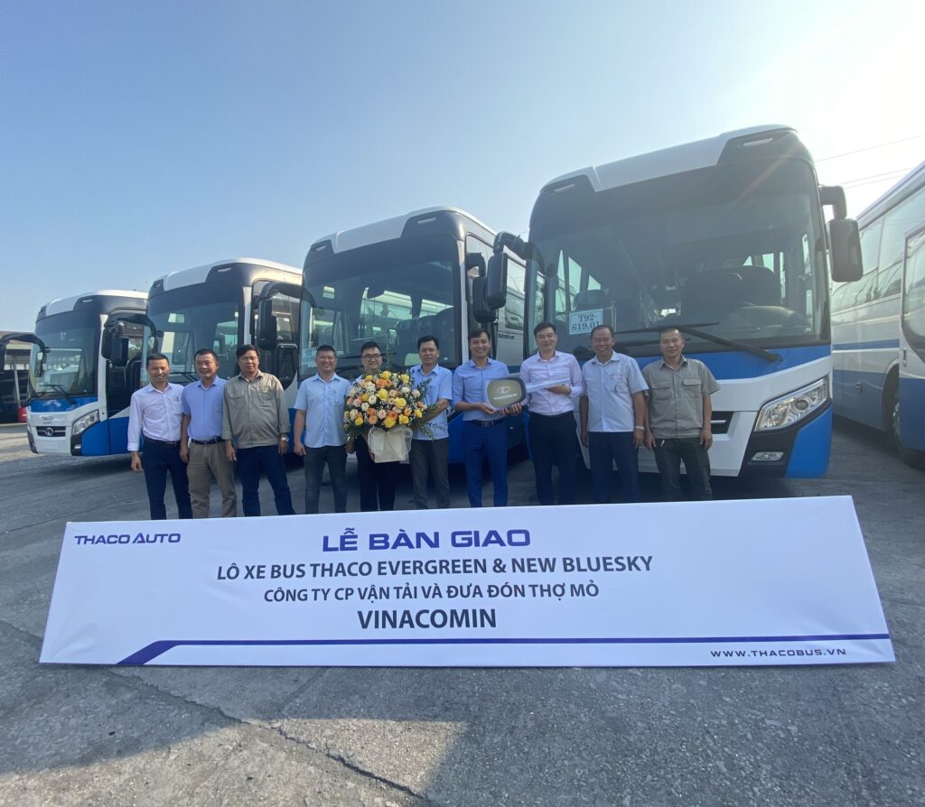 Giao Lô Xe 47 ghế cho tập đoàn than khoáng sản Việt Nam